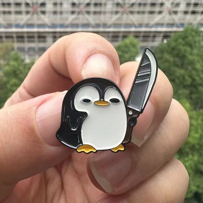 Edc Everyday Carry Knives - Broche pingouin drôle tenant un grand